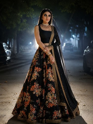 Heavy indian lengha - heavy,