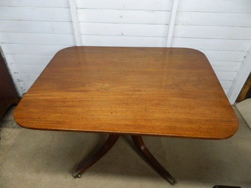 Mahogany tilt top loo table - tilt,