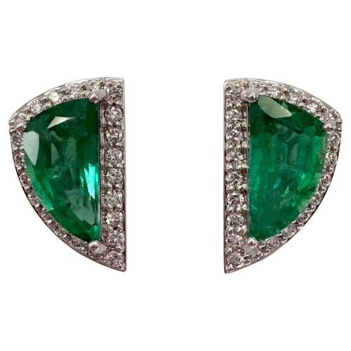 31ct vivid green fancy cut - vivid,