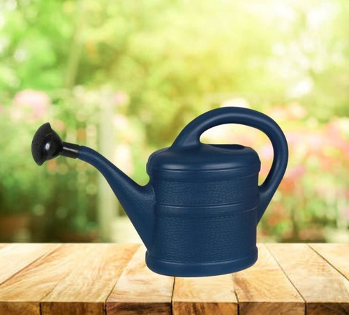 Small plastic watering can - small,