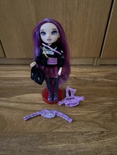 Rainbow High Series 3 - Emi Vanda