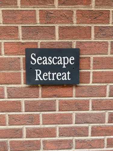 Deep engraved house - deep, slate