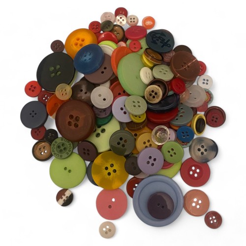 Assorted mixed plastic - plastic, buttons