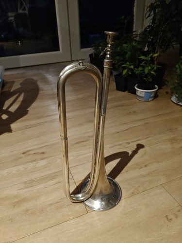 Silver plate bugle - plate, 15"