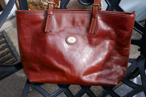 Beautiful rich tan leather - beautiful,