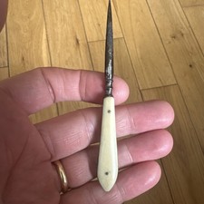 Vintage white handled crochet or tatting hook 