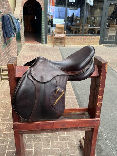 Antares jump saddle - jump, 17.5”