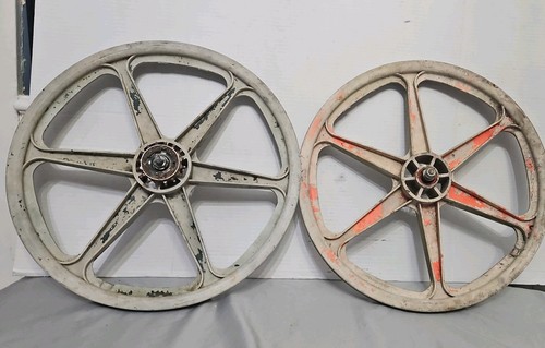 Vintage pair white - pair, skyway