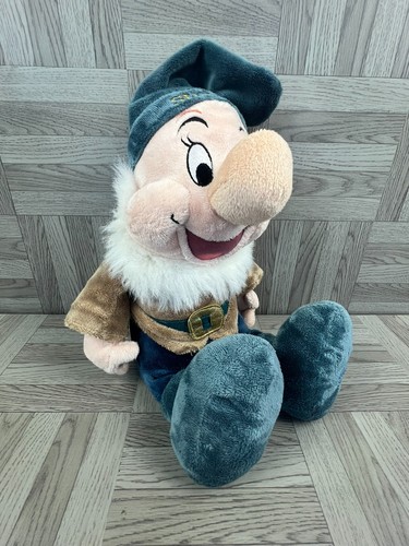 Sneezy dwarf snow white - -,