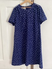 Ladies Blue White Pattern