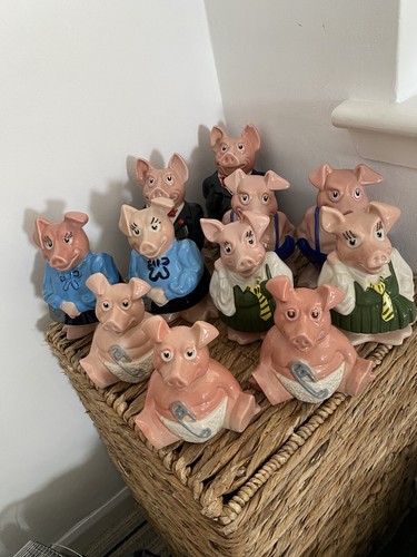 Full set natwest pigs - x,