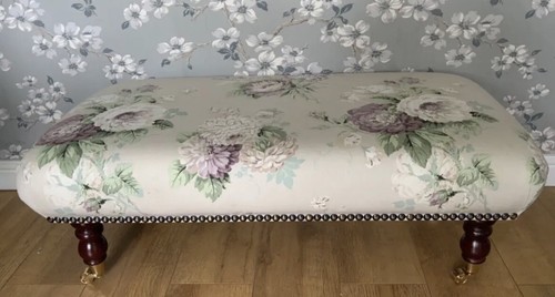 New footstool laura - new,