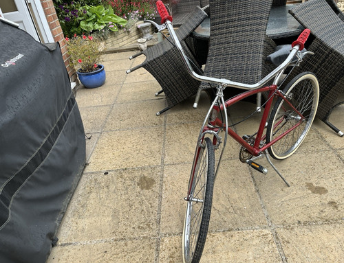Rayleigh vintage bike - , beach