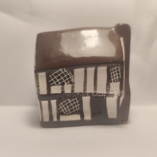 Distorted cottage mudlen - 17,