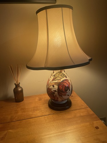 Moorcroft table lamp - table,