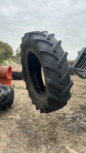 Taurus tyre 8r38 - 20.8r38, (single)
