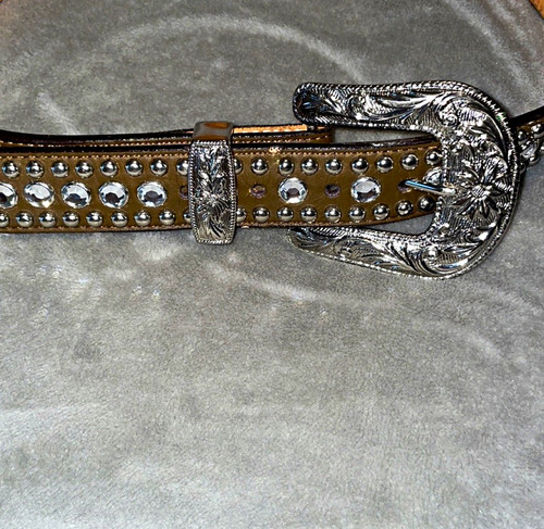 Women brown belt - 3d,