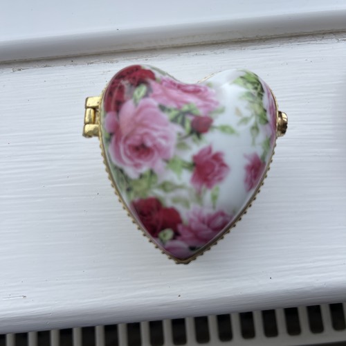 Heart shape porcelain - shape,