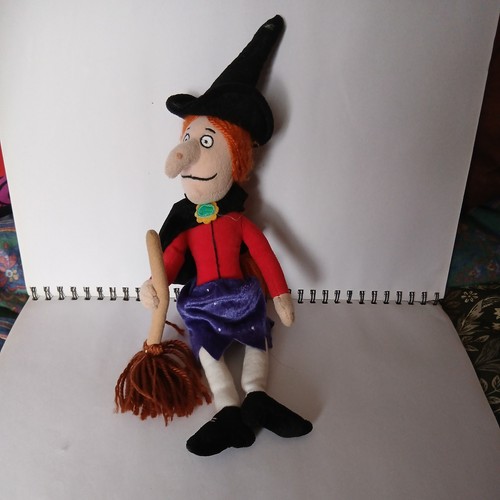 Room the broom - on,