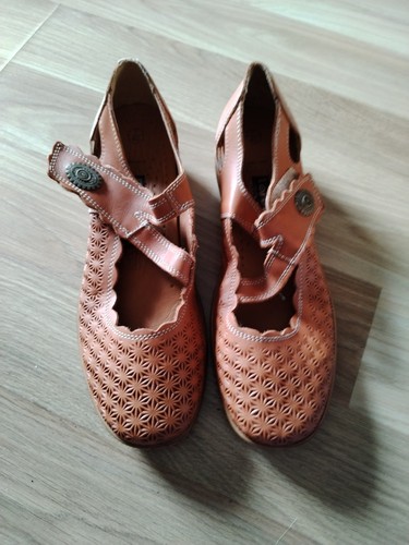 Loretta brown comfy shoes size - loretta,