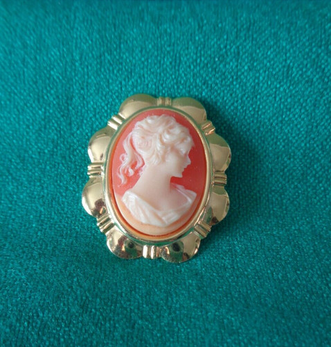 Cameo brooch gold - cameo, tone