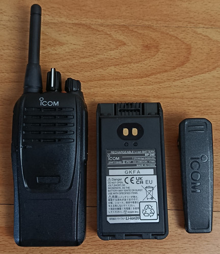 Two way radio - icom, +