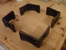 1 set of 4 cast iron chest