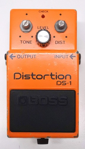 Boss distortion guitar - ds-1,