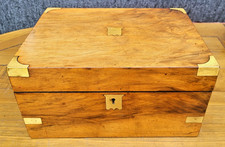 ANTIQUE WOODEN & BRASS INLAID WRITING SLOPE - NO KEY