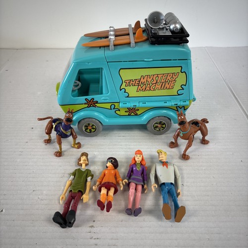 Scooby doo mystery solving - scooby,