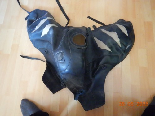Bagster tank protection hood