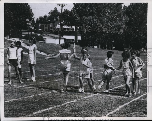 1958 press photo junior track - junior,