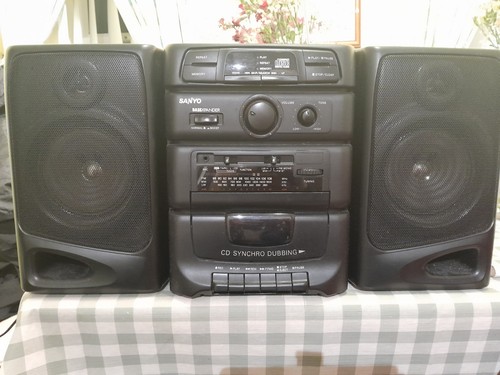 Sanyo ghetto blaster - ghetto,