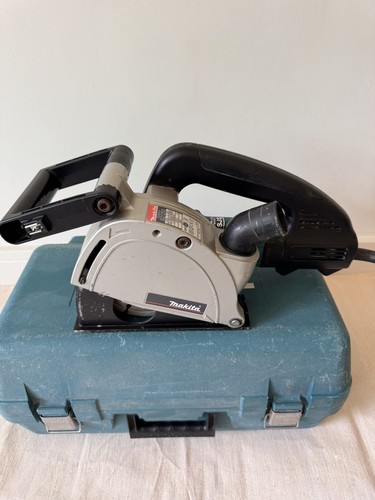 Makita sg1250 110v wall chaser - 110v,