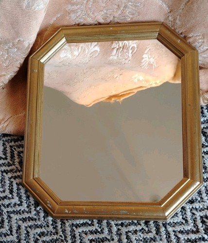 Distressed gold painted - gold,