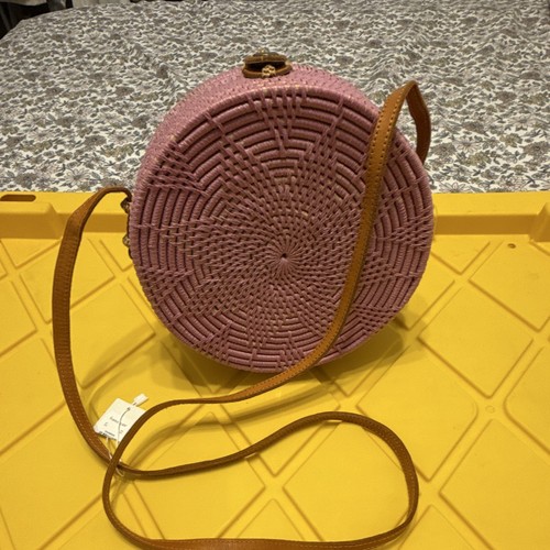 Pink round woven - woven, crossbody