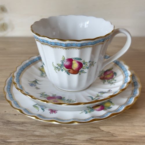 Spode fine bone china - fine,