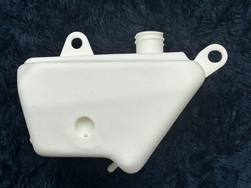 Suzuki gt250 oil tank - tank,