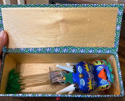 Vintage chinese dragon kite - chinese,