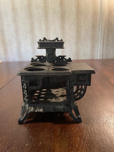 Vintage queen cast iron - vintage,