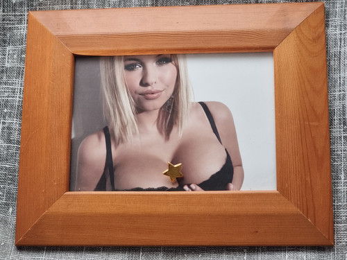 Model stunner framed - 5x7, inch