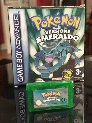 Pokemon emerald version - emerald,