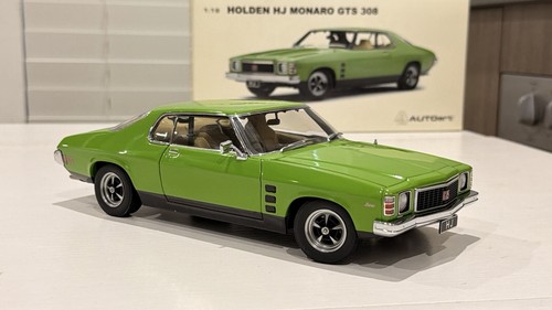 Autoart holden hj - 1:18,