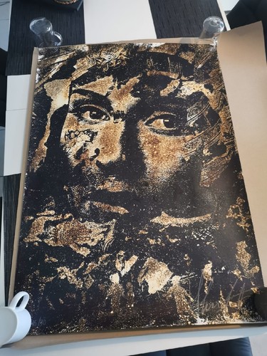 Vhils passage signed - vhils, "passage"