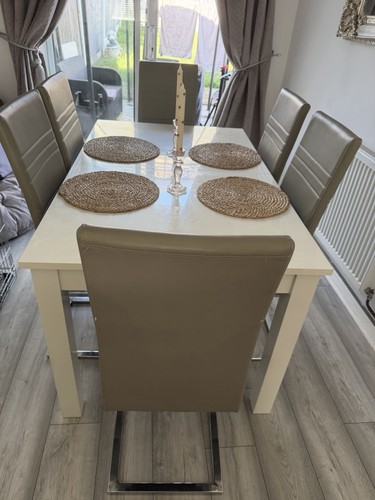 Next extendable dining table