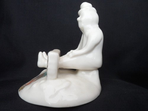 Swan crested china model - swan,