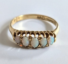 18ct Yellow Gold Ring Opal