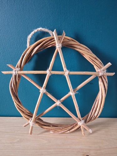 Natural willow pentacle - natural,