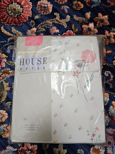 Vintage 80s chelsea flowers - 80s,