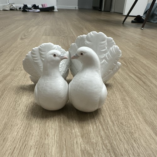 Vintage lladro couple - couple, doves
